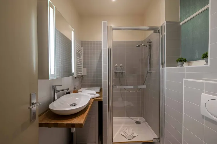 Appartement meublé au coeur de la vieille ville, pièces donnant sur la cour Interior 1