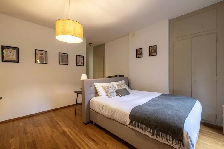 Appartement meublé au coeur de la vieille ville, pièces donnant sur la cour Interior 2