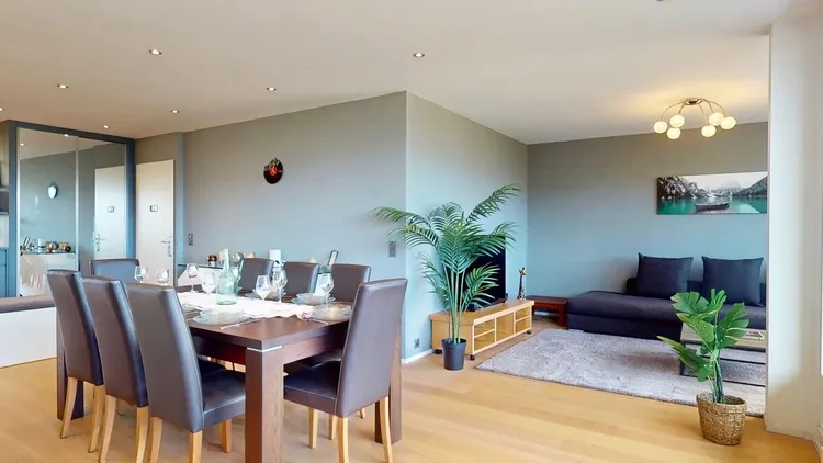 Modern 5-Room Apartment with 3 Bedrooms and Open View – Peaceful, Sought-After Neighborhood