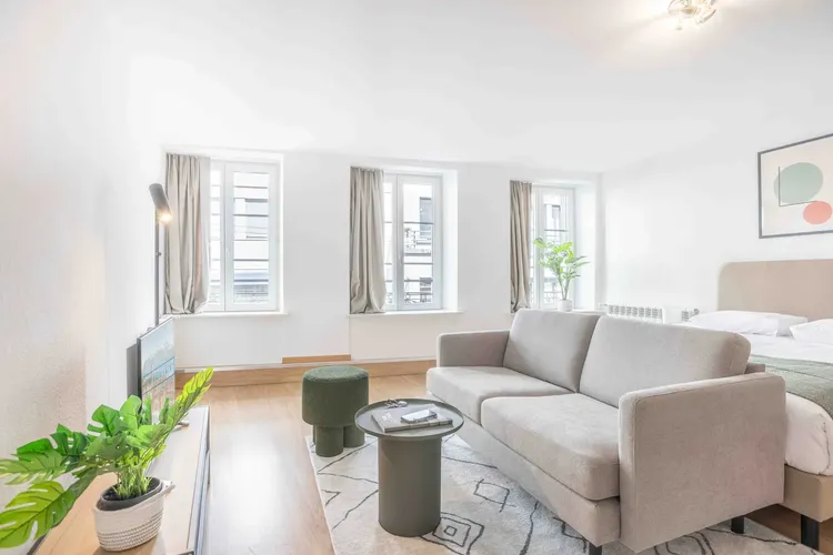 Studio meublé, situé en plein centre de Lausanne, idéal pour les étudiants. Interior 1