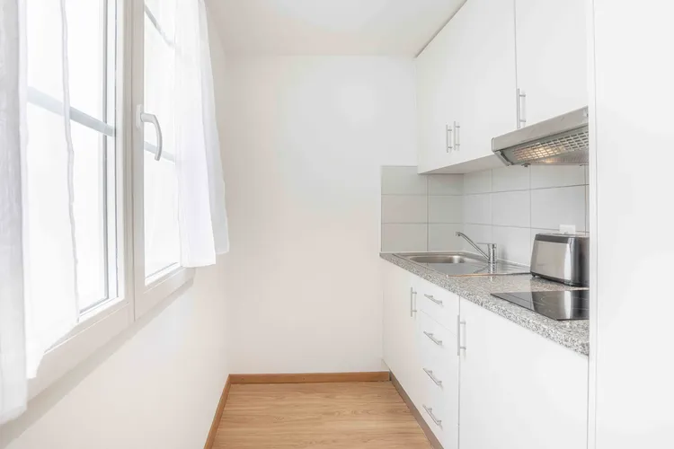 Studio meublé , en plein centre ville de Lausanne, idéal pour les étudiants Interior 1