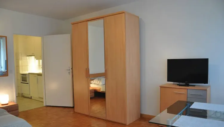 Fully furnished studio apartment in Champel, Geneva Interior 2