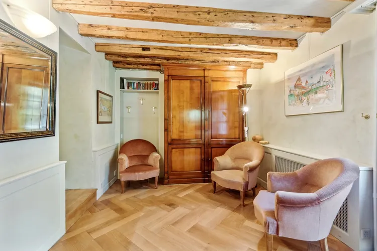 Fantastic 1-room apartment in Nations, Geneva Interior 1