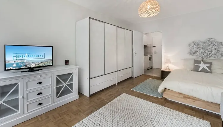 Fantastic and fully furnished studio apartment in Champel, Geneva Interior 2