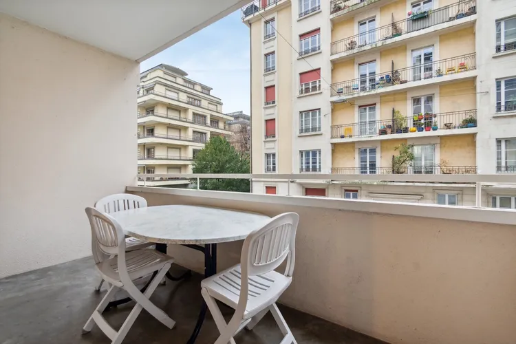 Very spacious apartment with 3 bedrooms next to a quiet and green park. Interior 3