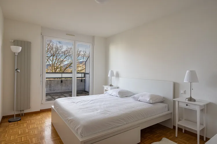 Stunning new three-bedrooms flat  Interior 2