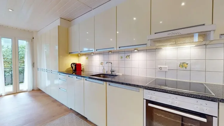 Furnished 3.5-Room Apartment for Rent in Nyon – Modern, Bright, Renovated 2024 with Balcony Interior 1