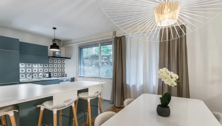 Agréable appartement meublé de 3 pièces, au centre de Genève  Interior 4