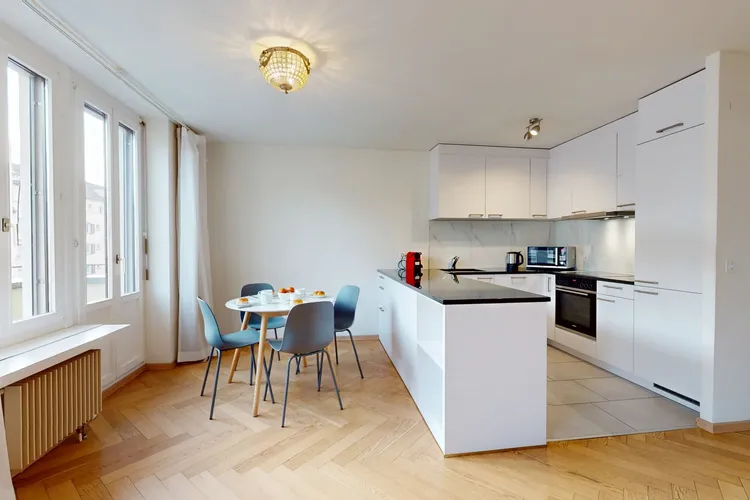 Deux chambress, Albisriederplatz, Zurich Interior 3