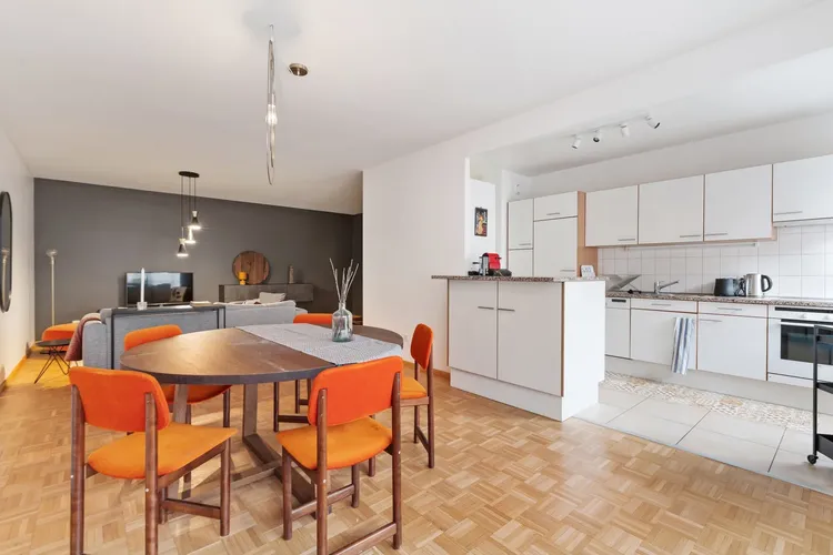 Beautiful well located with two bedrooms apartment in Champel, Geneva Interior 3