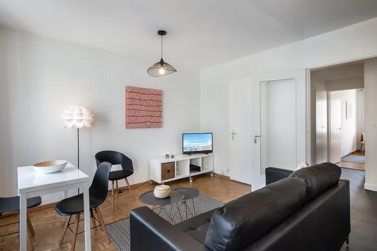 Bright 2-room apartment in Plainpalais, Geneva Interior 2