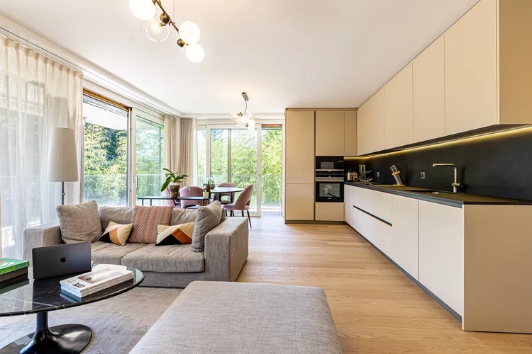Magnificent new three-bedrooms luxury flat 