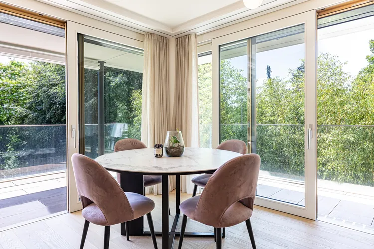 Magnificent new three-bedrooms luxury flat  Interior 2