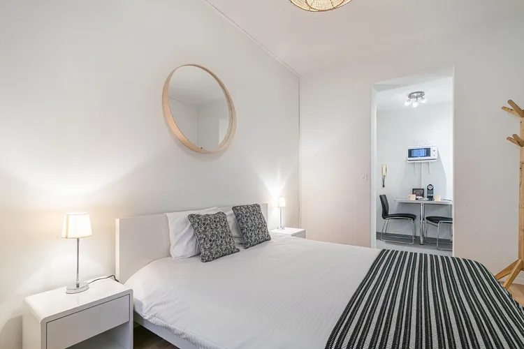 Furnished studio near Lausanne train station with Wi-Fi Interior 1
