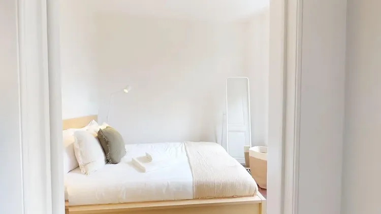 Charming 1-Bedroom Apartment in Central Geneva Interior 3