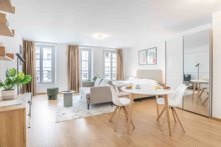 Studio meublé, situé en plein centre de Lausanne, idéal pour les étudiants.