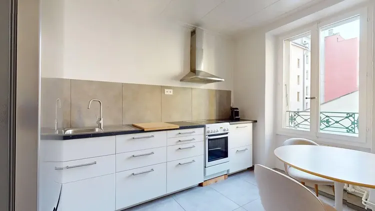 Two-Bedroom Apartment in Geneva – Rue de Neuchâtel 31 Interior 1