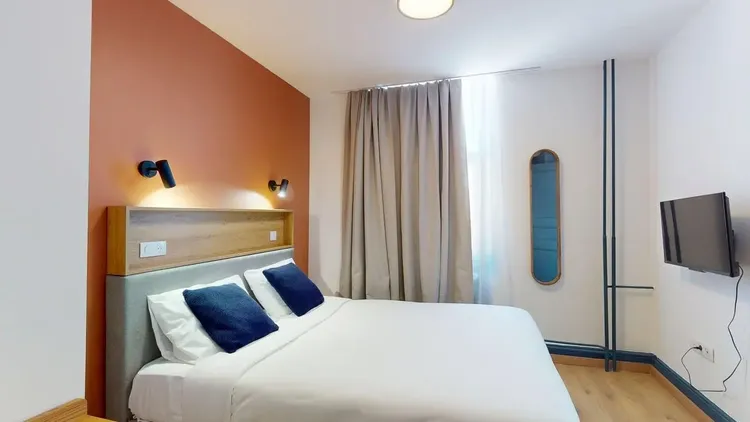 Deluxe Studio
