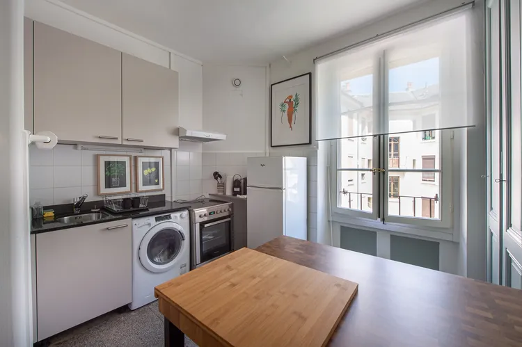 Awesome one room apartment in Pâquis, Geneva Interior 3