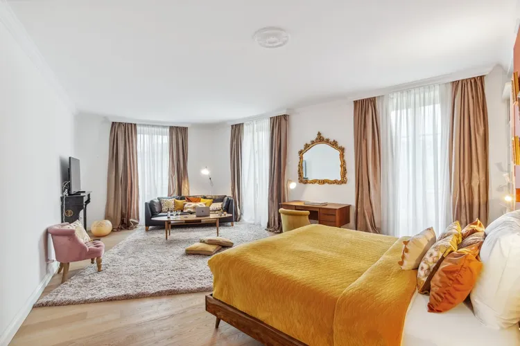 Fashionable studio apartment luxury in Plainpalais, Geneva Interior 2