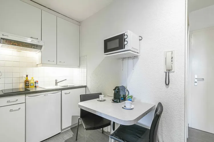 Furnished studio near Lausanne train station with Wi-Fi Interior 4