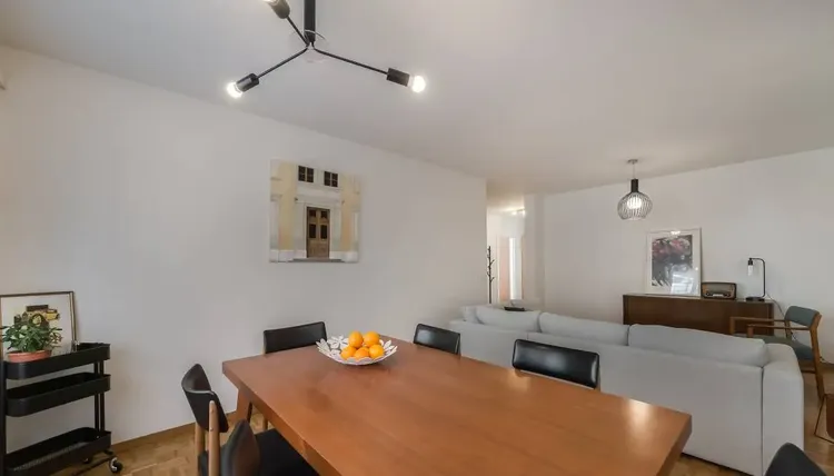 Appartement meublé avec services trois chambres proche des HUG Interior 4