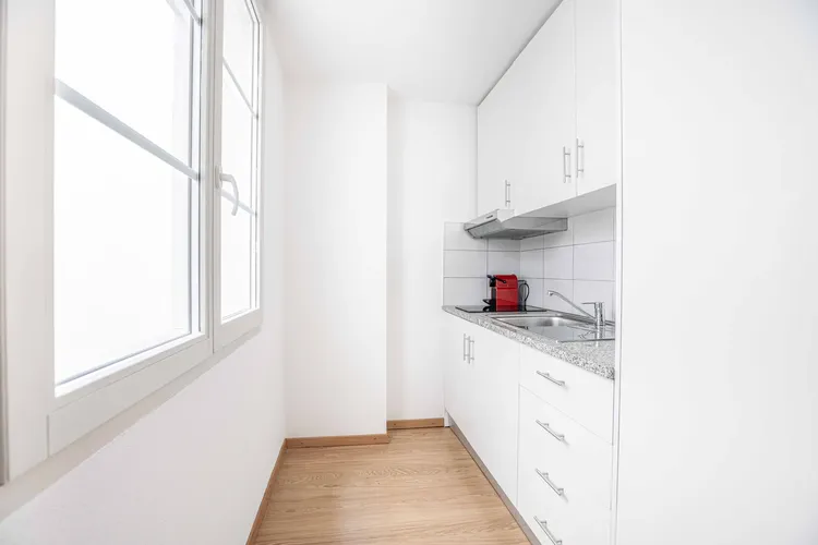  Furnished studio located in the heart of Lausanne, ideal for students. Interior 1