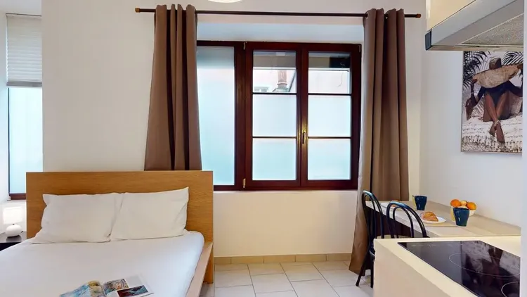 Studio meublé avec coin nuit séparé au centre de Vevey Interior 2