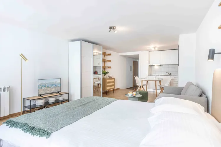 Studio meublé, situé en plein centre de Lausanne, idéal pour les étudiants. Interior 3