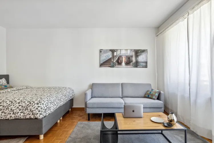 Gorgeous studio apartment in Champel, Geneva Interior 3