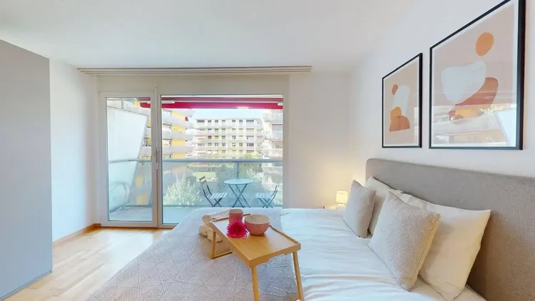 Modern Studio with Balcony in Zurich Kreis 5 – Neugasse 83 Interior 3