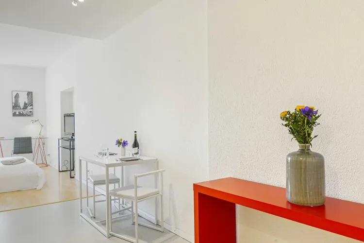 Furnished studio near Lausanne train station with Wi-Fi Interior 4