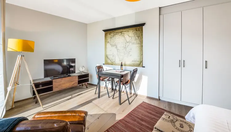 Fully furnished studio apartment in Plainpalais, Geneva Interior 1