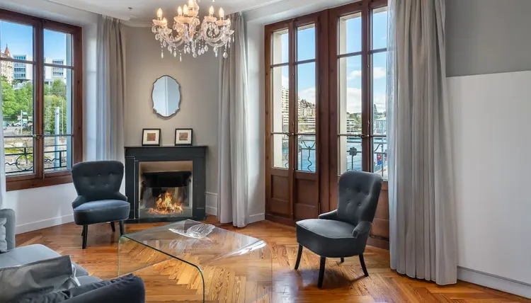 Élégant appartement de deux pièces avec balcon à Plainpalais, Genève