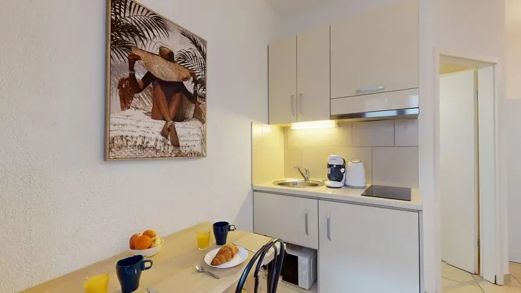 Studio meublé avec coin nuit séparé au centre de Vevey Interior 1