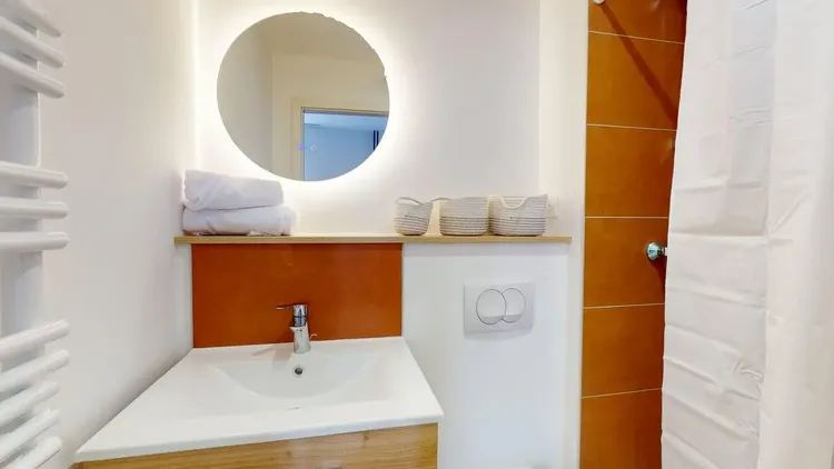 Deluxe One Bedroom Interior 3