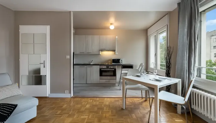 Studio meublé, à 2min du Quartier des Banques Interior 3