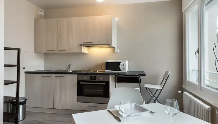 Studio meublé, à 2min du Quartier des Banques Interior 4