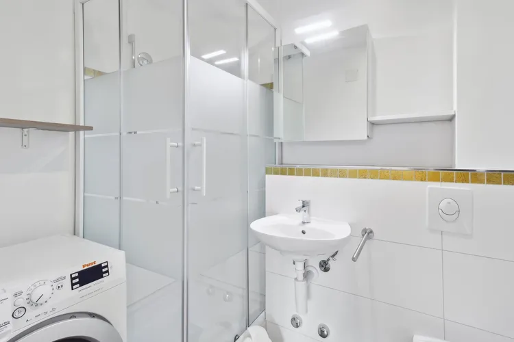 Une chambre, Albisriederplatz, Zurich Interior 4