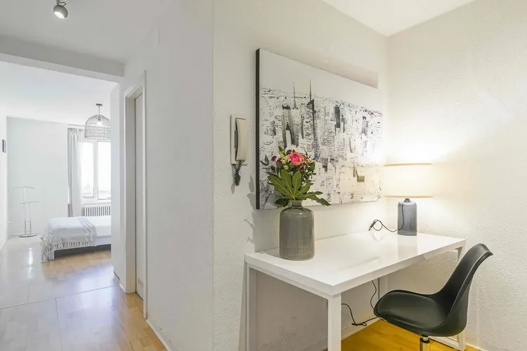 Furnished studio near Lausanne train station with Wi-Fi Interior 4