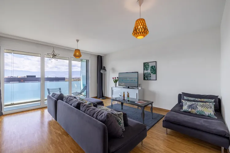 Magnifique appartement de 3 chambres avec grand balcon et une vu sur les montages Interior 2
