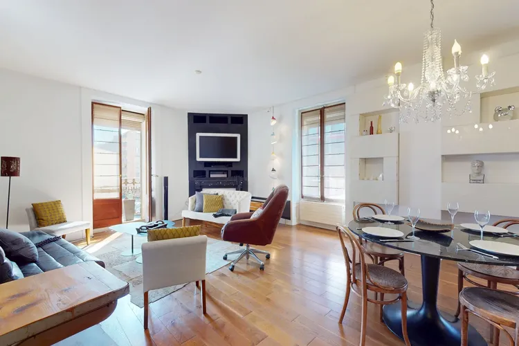 Charming 2-Bedroom Apartment in Geneva – A Blend of Classic and Contemporary Style