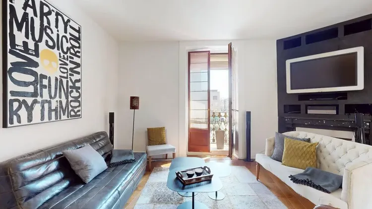 Charming 2-Bedroom Apartment in Geneva – A Blend of Classic and Contemporary Style Interior 2