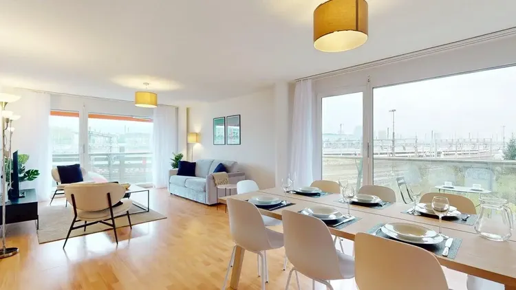 Furnished 3-Bedroom Apartment with Balcony in Zurich – Modern Comfort in a Vibrant District