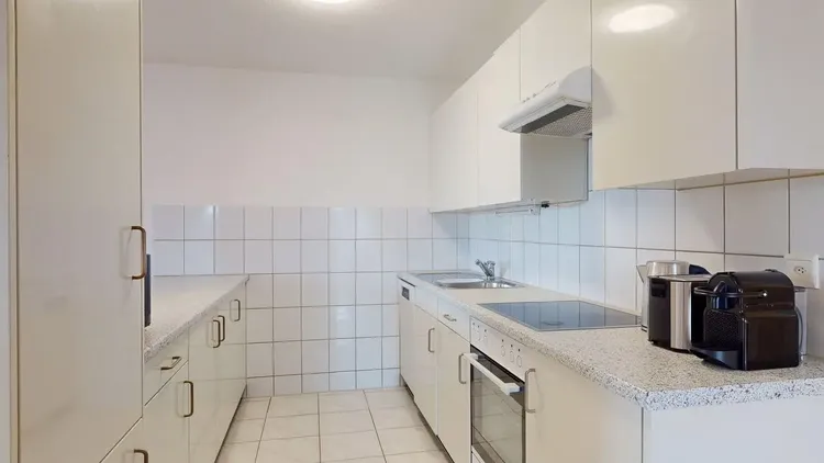 Furnished 3-Bedroom Apartment with Balcony in Zurich – Modern Comfort in a Vibrant District Interior 2