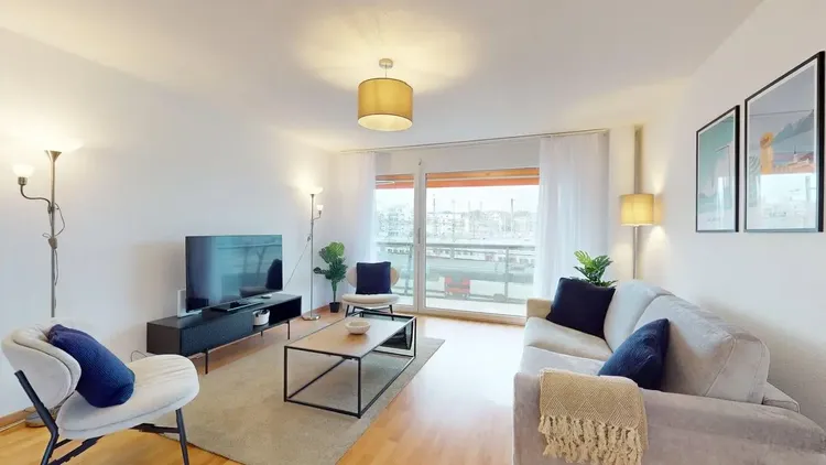 Furnished 3-Bedroom Apartment with Balcony in Zurich – Modern Comfort in a Vibrant District Interior 3