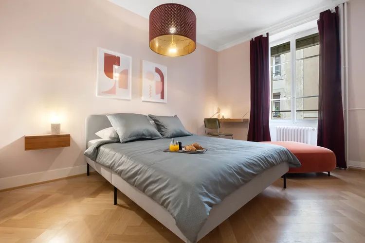 Beautiful one bedroom apartment luxury in Carouge, Geneva Interior 4