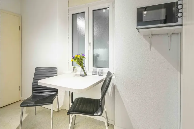 Furnished studio near Lausanne train station with Wi-Fi Interior 4