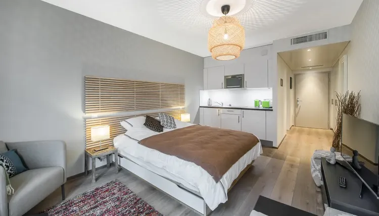 Modern with high-tech set studio apartment in Plainpalais, Geneva