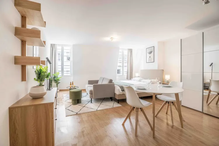 Studio meublé , en plein centre ville de Lausanne, idéal pour les étudiants 